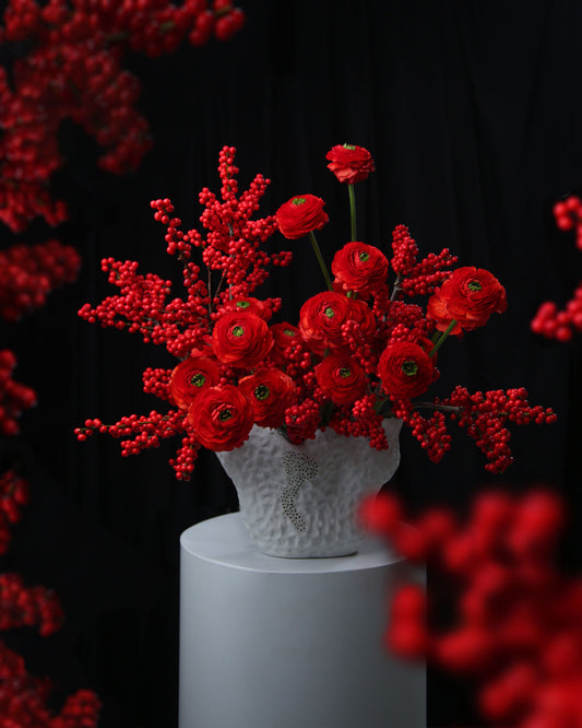 Flower arrangement "Scarlet sails"